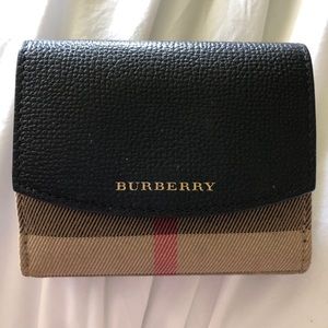BURBERRY - black luna house check derby wallet